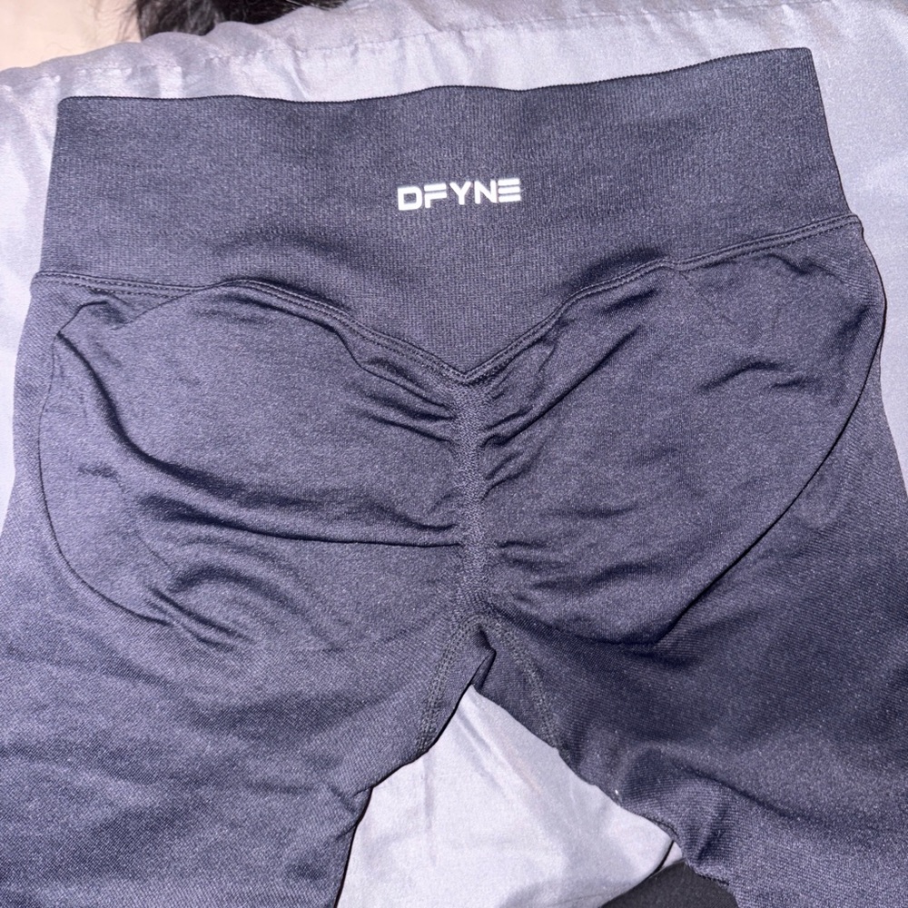 DFYNE Women's Black Leggings